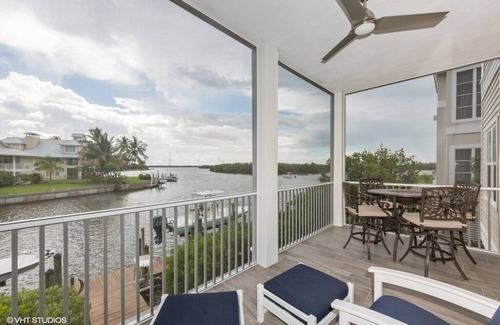 Goodland Condo | Contemporary Condo with Million Dollar View!