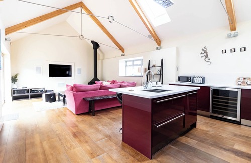 Braunton House | Contemporary converted Barn close to North Devons' best beaches