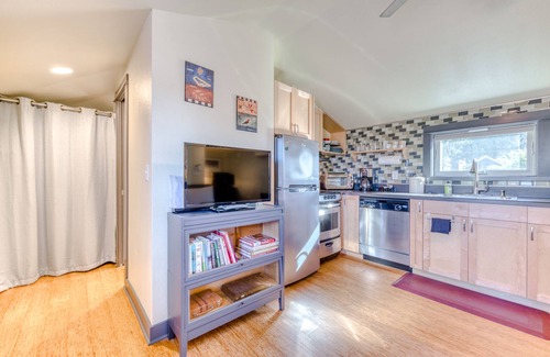 Concordia Apartment | Contemporary dog-friendly studio w/cable, WiFi, and private balcony