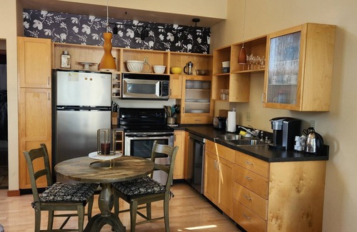 Central - Terry Condo | Contemporary Downtown Retreat 2-bedroom condo in Billings