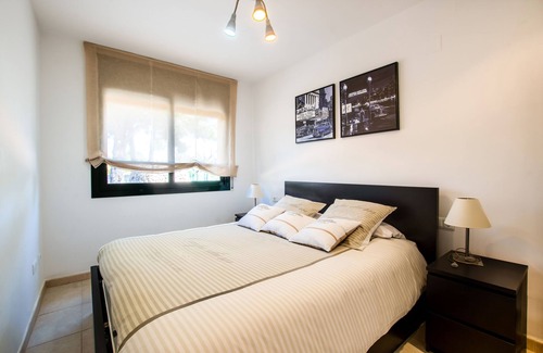 Bonmont Terres Noves House | Contemporary house in golf, swimming pool, wifi