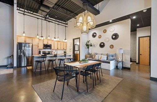 Spearfish Apartment | Contemporary family friendly downtown loft