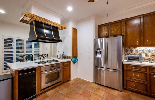 George Bush Park/Eldridge House | Contemporary family gateaway 3 BR with backyard
