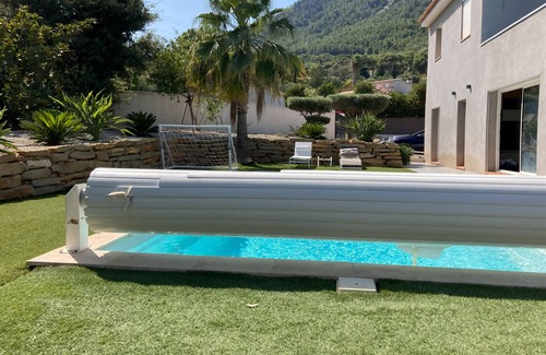 La Valette-du-Var House | Contemporary house, large swimming pool, quiet, family-oriented, 15 minutes from the sea