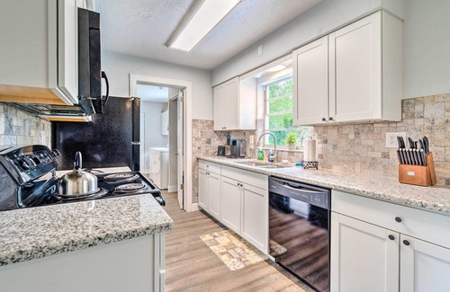Pine Ridge House | Contemporary Gem w/Sun Room in Beverly Hills!