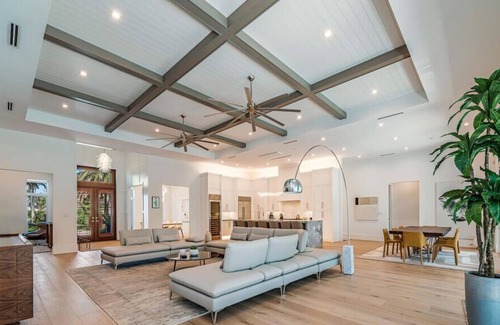 Park Shore House | Contemporary home in Park Shore area of Naples FL. Minutes from the beach.
