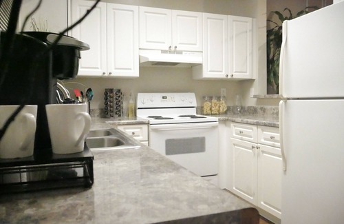 McDonough House | Contemporary Home Near ATL - Ideal For Work & Play - Mcdonough, GA