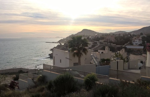 Coveta Fuma Villa | Contemporary home sea views - families golf hike cyclists artists sun worshipers
