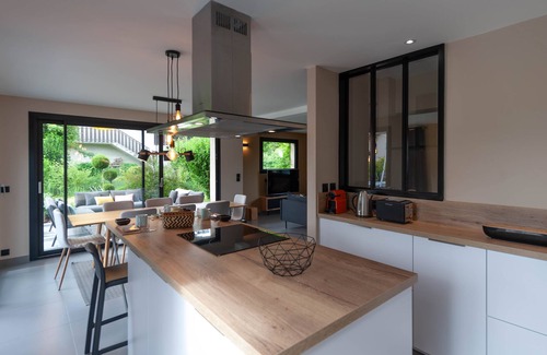 Saint-Jorioz House | Contemporary house with private pool between lake and mountains - Wifi