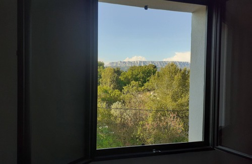 Fuveau House | Contemporary house near Aix en Provence Sainte Victoire view