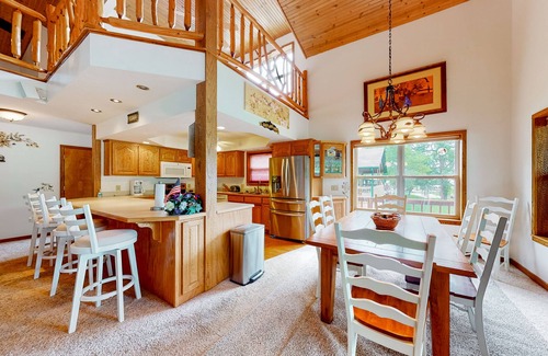 Branson Cabin | Contemporary lakefront cabin with pool access, washer/dryer, & furnished deck