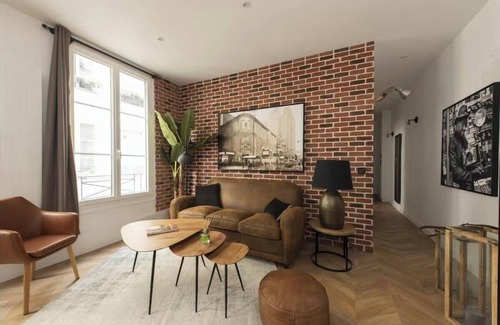 Quinze-Vingts Apartment | CONTEMPORARY LOFT DESIGN & ARTSY INTERIORS - RUE DU FAUBOURG SAINT-ANTOINE