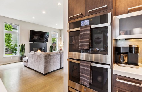 Tremont House | Contemporary Luxe Living I Pet + Baby Friendly
