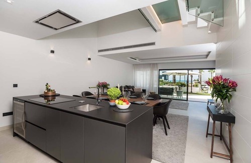 Estepona House | Contemporary luxurious townhouse with Sea views
