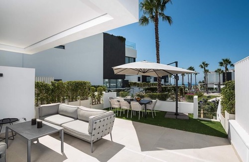 Estepona House | Contemporary luxurious townhouse with Sea views