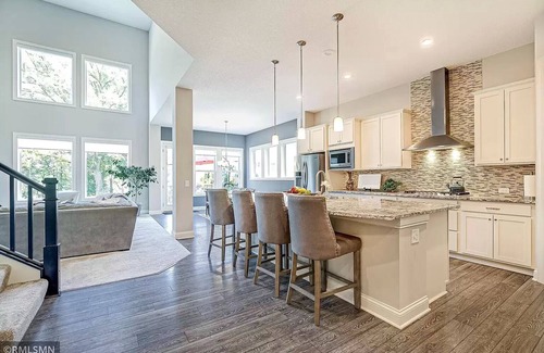 Excelsior House | Contemporary modern home in Excelsior. close to lake and shops