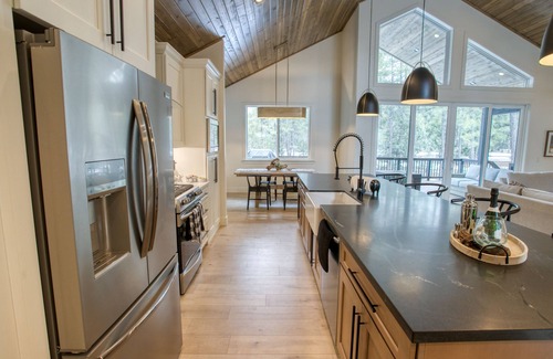 Torreon House | Contemporary Mountain Home in Gated Torreon Community!