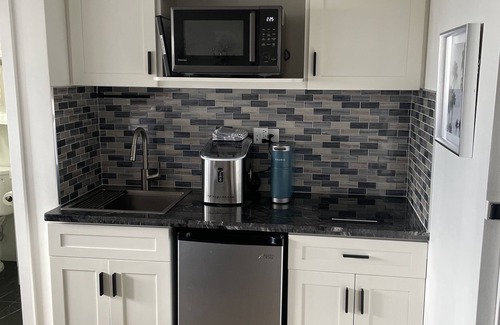 Waikiki Apartment | Contemporary Ocean View Suite - In the Heart of Waikiki
