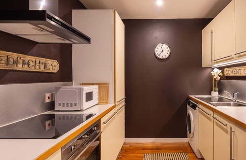 Shoreditch Apartment | Contemporary on the Canal, by Veeve