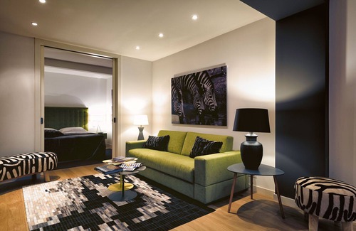 Postel Apartment | Contemporary One-Bedroom Apartment with Private Garden - Avenue Louise