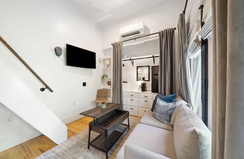 Cannonborough Elliotborough Apartment | Contemporary Open Loft Apartment Downtown