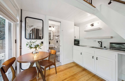 Cannonborough Elliotborough Apartment | Contemporary Open Loft Apartment Downtown
