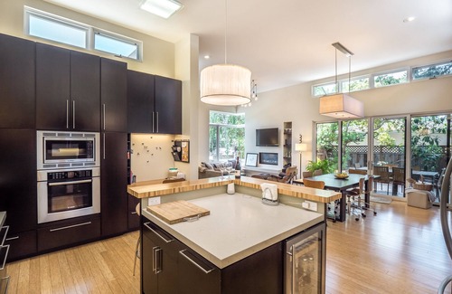 Palo Alto House | Contemporary Palo Alto Home Convenient to Silicon Valley