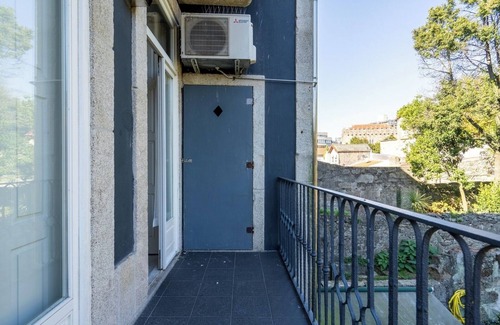 Lordelo do Ouro e Massarelos Apartment | Contemporary Peaceful Flat w/Balcony