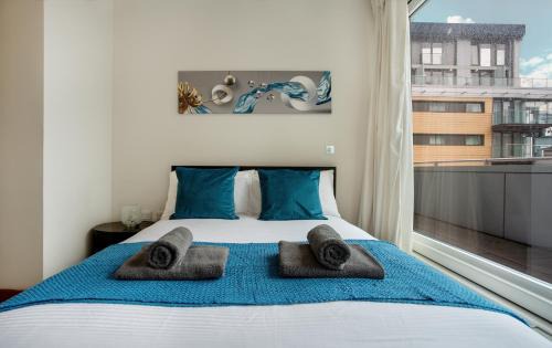 Queenstown Apartment | Contemporary Penthouse in Battersea Power Station