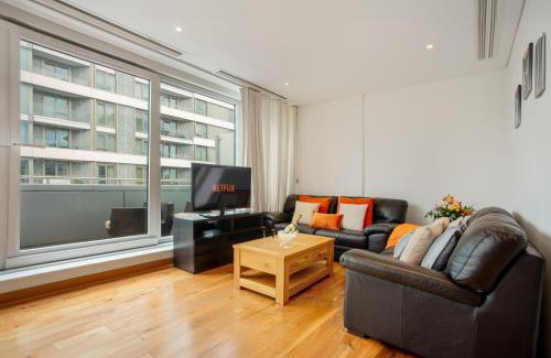 Queenstown Apartment | Contemporary Penthouse in Battersea Power Station