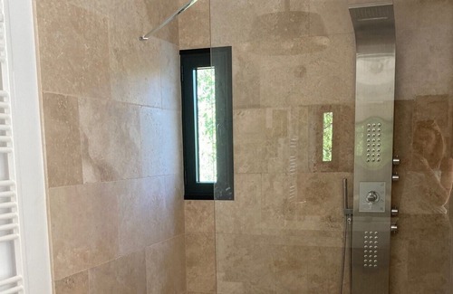 Ventabren Villa | Contemporary Provencal villa near Aix en Provence