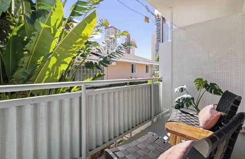 McCully - Moiliili Apartment | Contemporary & Renovated Honolulu Suite w/AC