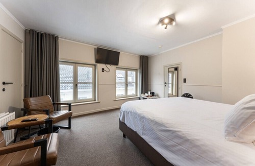 Historical Center Bruges Hotel | Contemporary Room in Bruges' Heart
