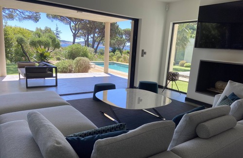 Guerrevieille House | Contemporary single-storey villa with sea view, 2 minutes' walk from the beach