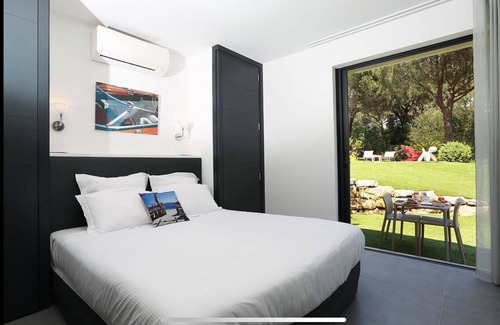 Guerrevieille House | Contemporary single-storey villa with sea view, 2 minutes' walk from the beach