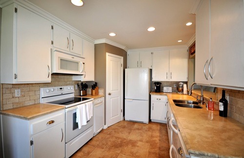 San Clemente Condo | Contemporary South County Escape Walking Distance To Beach