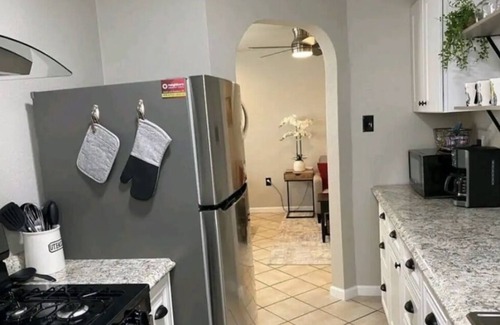 Pasadena House | Contemporary Stay in Pasadena