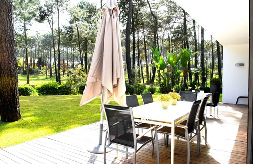 Charneca de Caparica e Sobreda Villa | Contemporary style villa, pool, overlooking golf fairway, near stunning beaches