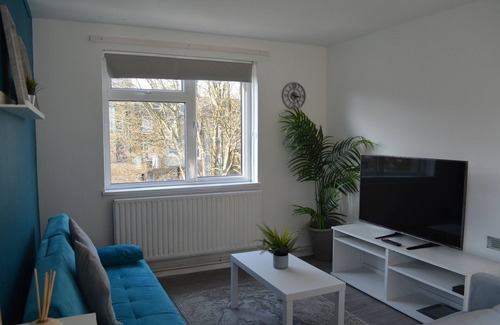 Walworth Apartment | Contemporary Stylish Central Apartment