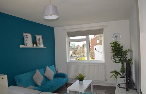 Walworth Apartment | Contemporary Stylish Central Apartment