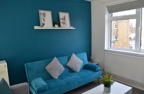 Walworth Apartment | Contemporary Stylish Central Apartment