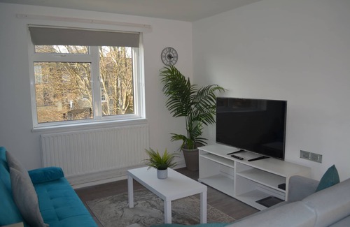 Walworth Apartment | Contemporary Stylish Central Apartment