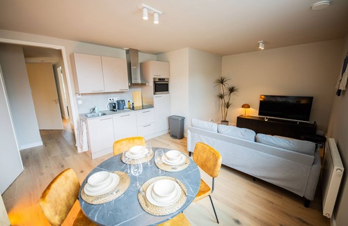 Noord Villa | Contemporary Stylish 3BDR Apartment PKA