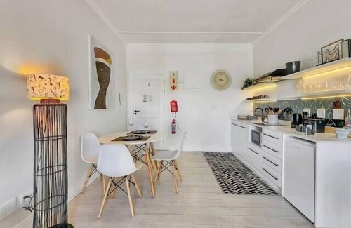 Observatory Apartment | Contemporary & Stylish Apartment in Observatory