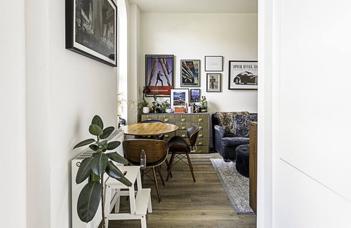 Mile End Apartment | Contemporary Victorian Studio