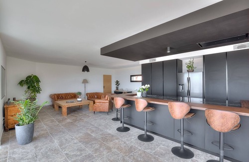 Nice Villa | Contemporary villa in Nice, sea view La Dolce Vita