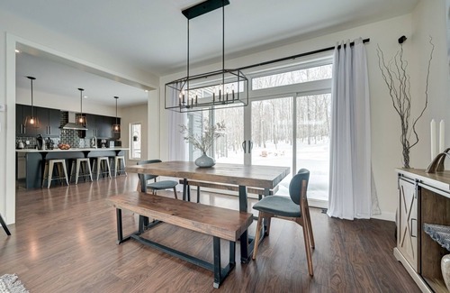 Huntsville House | Contemporary Villa Nordica, close to downtown/Beach/Free Provincial Park Pass