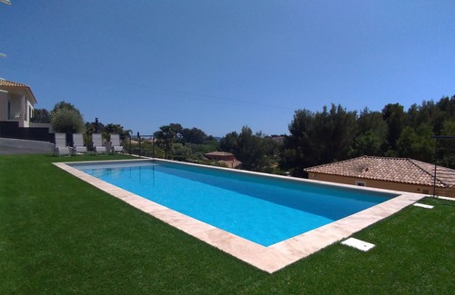 Ollioules Villa | Contemporary villa with heated pool just 10 minutes from the beach