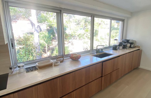 Cap-d'Antibes House | Contemporary waterfront villa in Baie de la Garoupe near Eden Roc