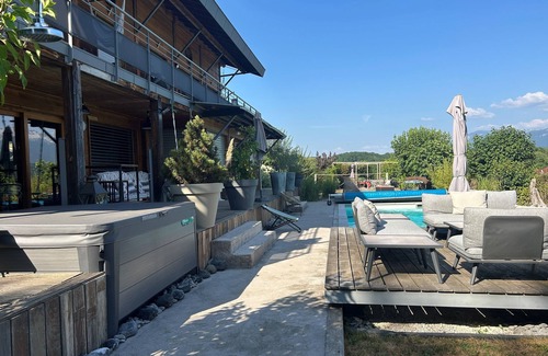 Pringy Villa | Contemporary wooden villa, clear view of Lake and mountains.nWith spa & pool.